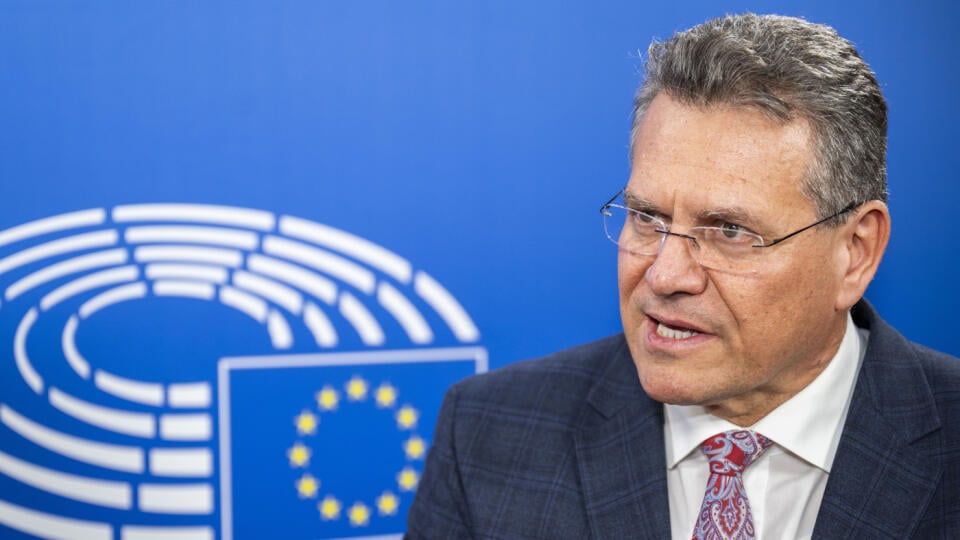 Na snímke zvolený slovenský eurokomisár pre obchod a hospodársku bezpečnosť Maroš Šefčovič odpovedá na otázky počas rozhovoru pre Tlačovú agentúru Slovenskej republiky (TASR) v budove Európskeho parlamentu v Štrasburgu v stredu 27. novembra 2024. FOTO TASR - Jakub Kotian